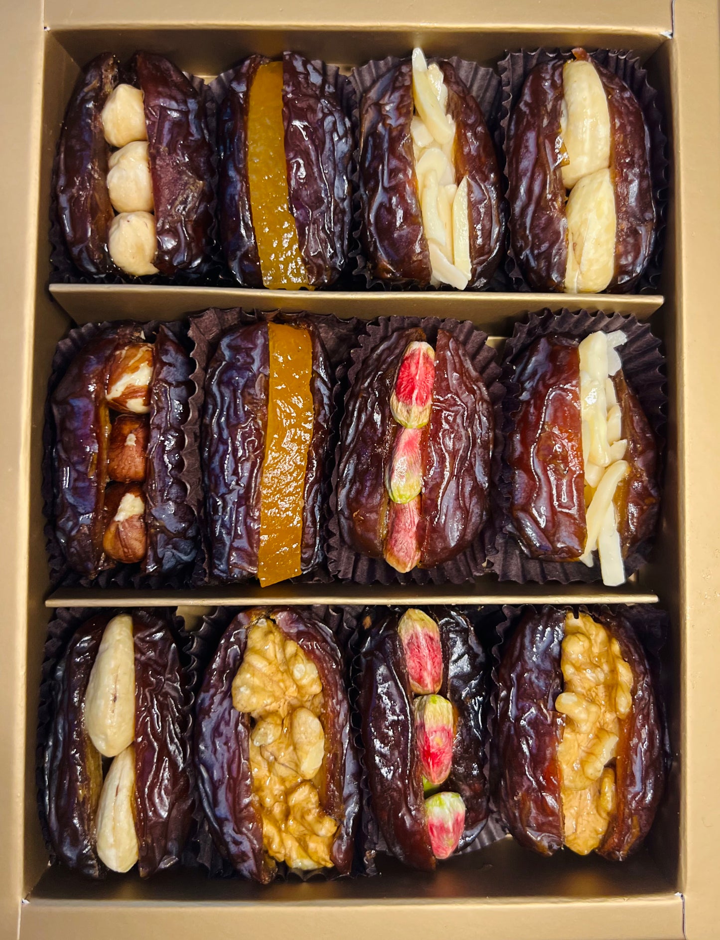 Stuffed Medjool Dates (12 pieces) - Palmettes Premium Dates Stuffed Medjool Dates (12 pieces)